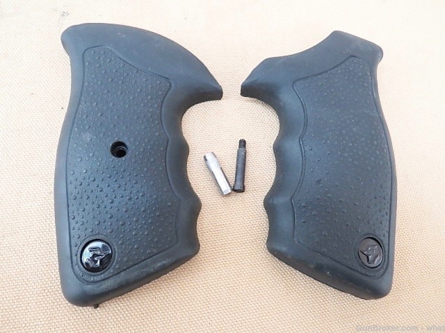 Taurus Late Model 66 .357 Revolver Pistol Grips + Screw & Alignment Pin-img-0