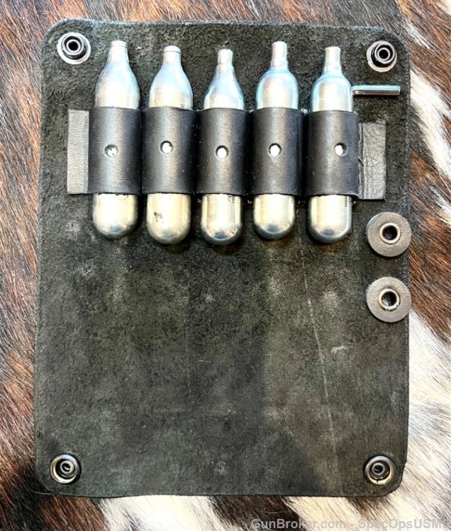 5 Cartridge CO2 Carrier-img-0
