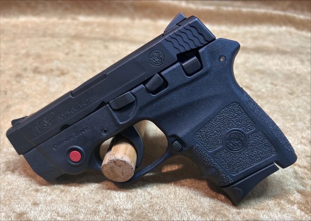 SMITH & WESSON M&P BODYGUARD .380 WITH CRIMSON TRACE-img-1