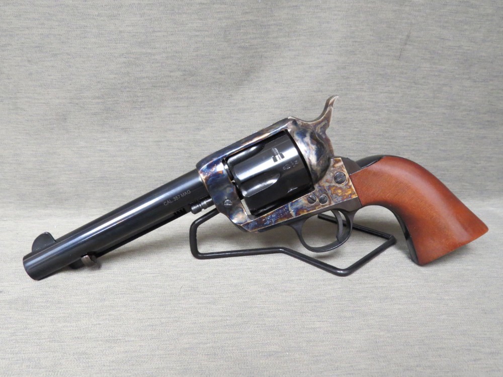 Taylor's & Co Pietta 1873 SA .357 mag Revolver 5.5" Taylors 200129-img-1