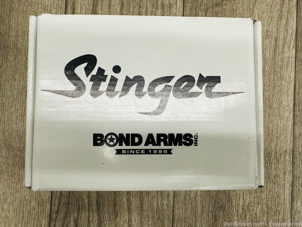 Bond Arms Stinger 9mm Derringer 3" barrels, Stainless Steel LIKE NEW IN BOX-img-1