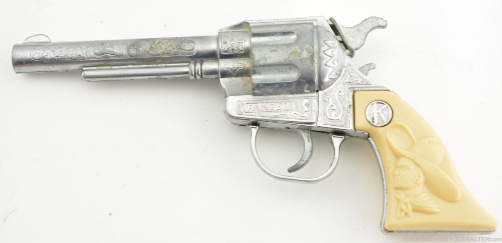 Vintage Kilgore RANGER Cap Guns/Double Holster Set -img-5