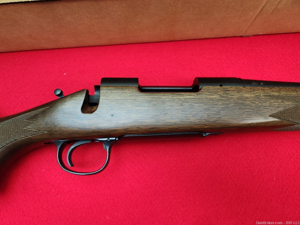 Remginton 700 Classic 17 Rem 24" Bolt Action rifle (NEW OLD STOCK)-img-1
