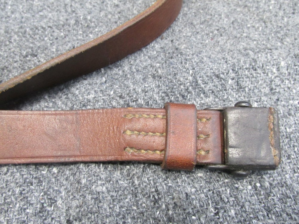 ORIGINAL WWII GERMAN 98K MAUSER LEATHER RIFLE SLING THAT IS FULL LENGTH-img-3