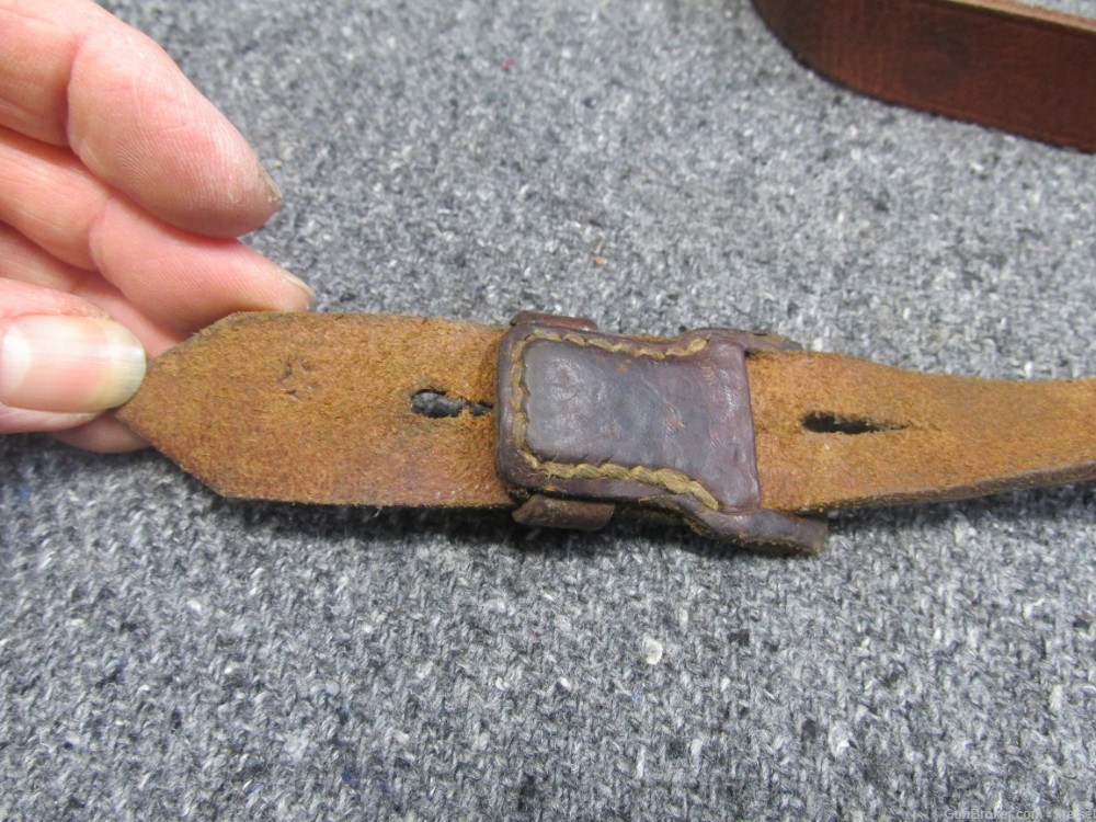 ORIGINAL WWII GERMAN 98K MAUSER LEATHER RIFLE SLING THAT IS FULL LENGTH-img-2