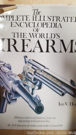 The Complete Illustrated History of Firearms b y Hogg-img-0
