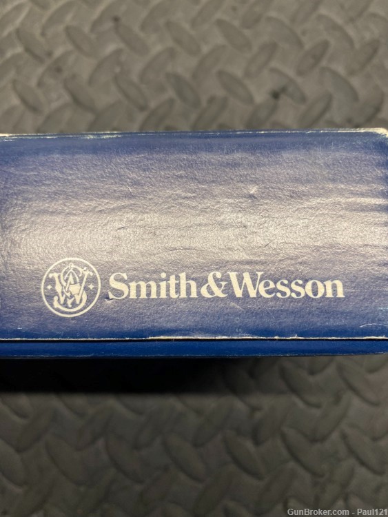 Smith and Wesson Model 60, like new, original box, no dash-img-13