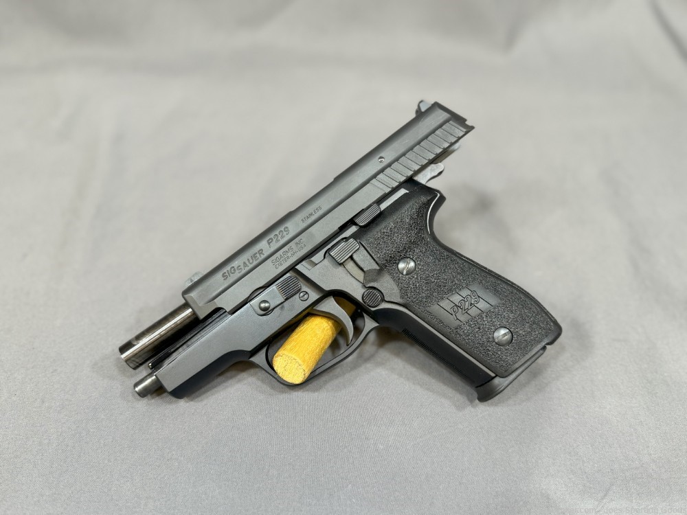 German Sig Sauer P229 - .40 S&W / .357 SIG Semi Automatic Pistol + Extras-img-14