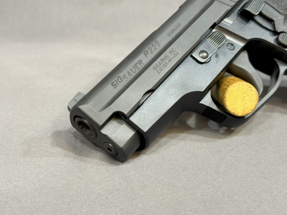 German Sig Sauer P229 - .40 S&W / .357 SIG Semi Automatic Pistol + Extras-img-3