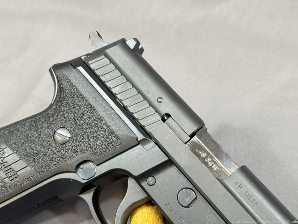 German Sig Sauer P229 - .40 S&W / .357 SIG Semi Automatic Pistol + Extras-img-8