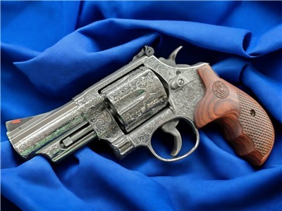 S&W Model 629 Deluxe 44 Mag Revolver. ONLY 20 EVER MADE - ENGRAVED by S&W 