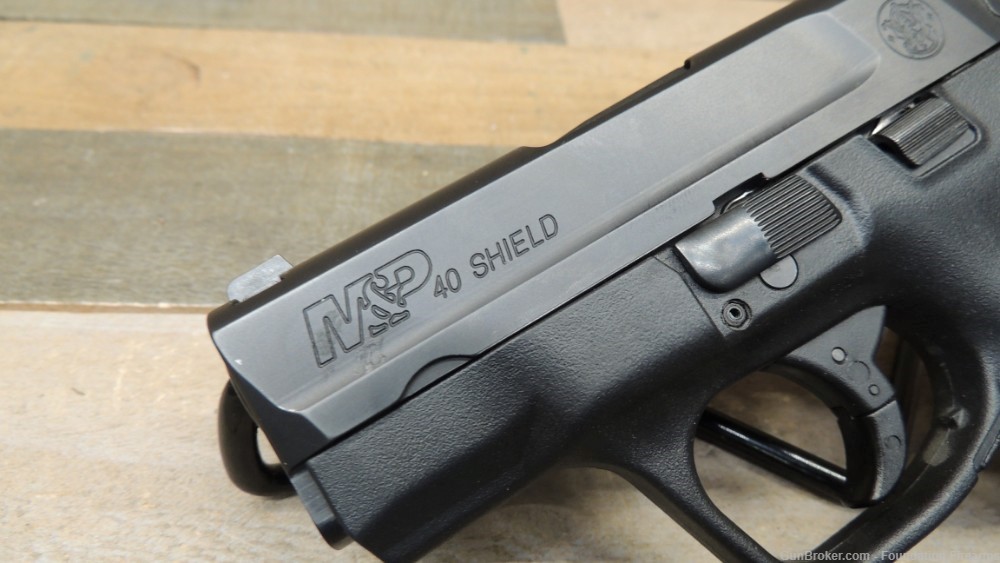 SMITH & WESSON M&P 40 SHIELD WITH 2 MAGS-img-3