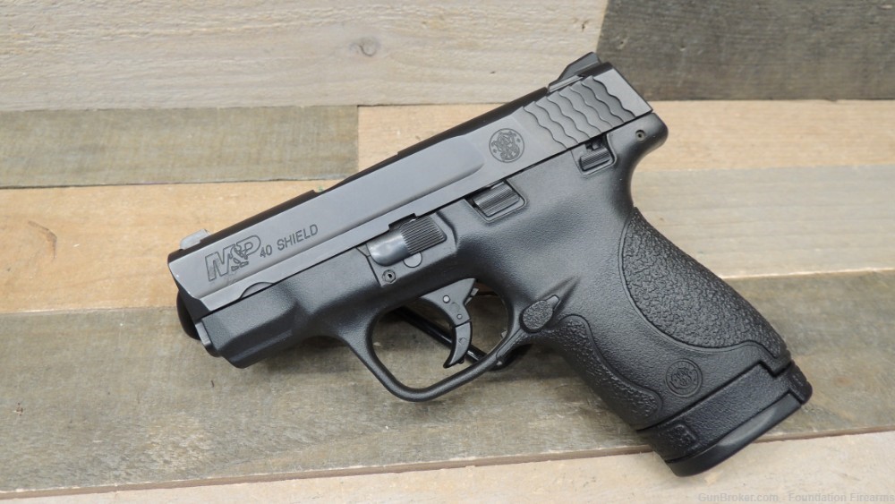SMITH & WESSON M&P 40 SHIELD WITH 2 MAGS-img-1