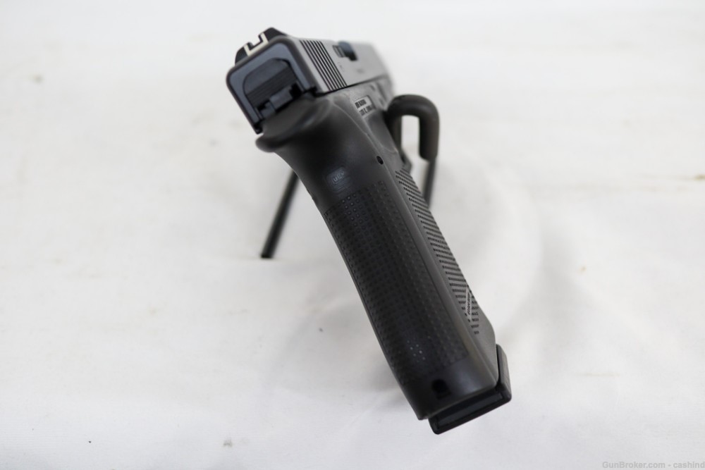 Glock Model 31 Gen 4 .357SIG 4.48” S.Auto Pistol – Black Polymer -img-6