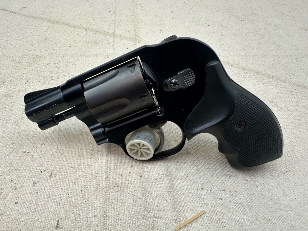 S&W M-38-2 Bodyguard Airweight .38 Special Excellent Condition -img-1
