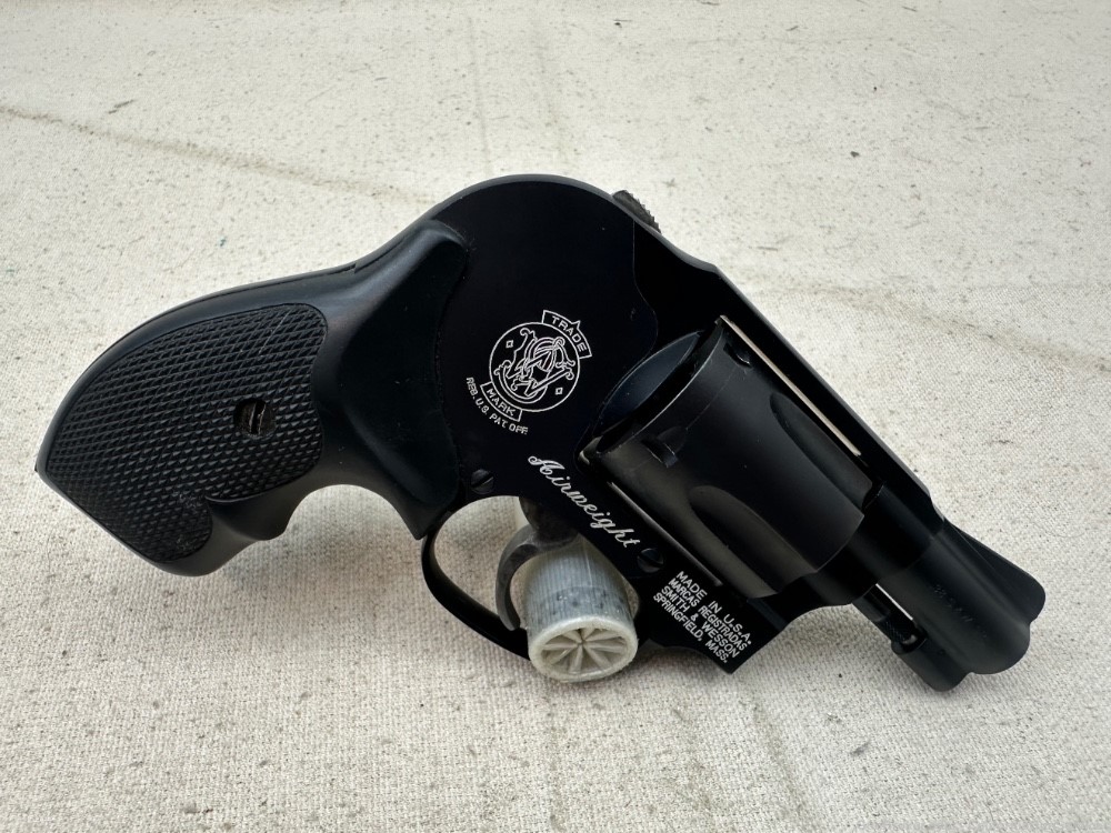 S&W M-38-2 Bodyguard Airweight .38 Special Excellent Condition -img-2