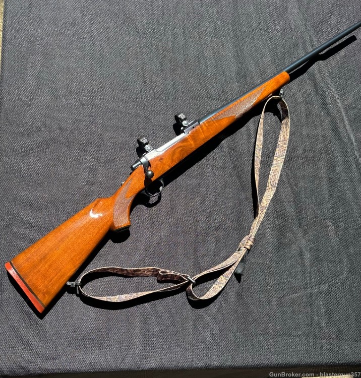 Ruger red pad M 77 7mm 1975 rifle-img-0
