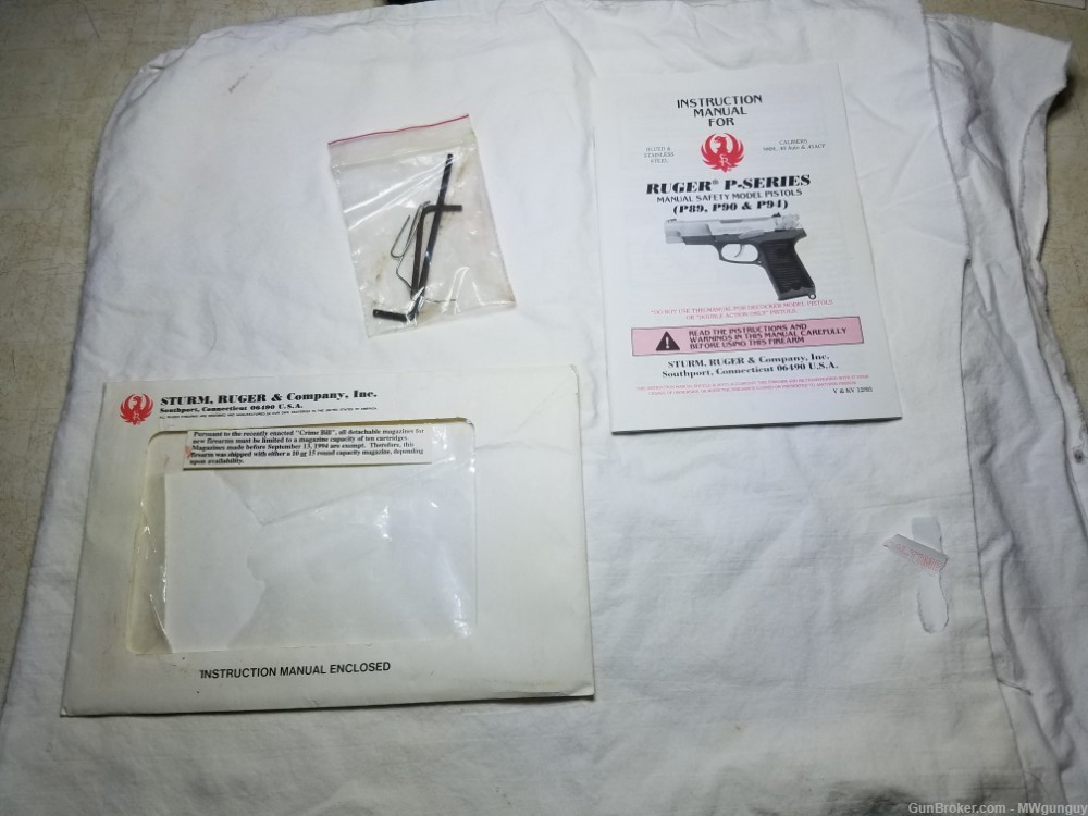 Ruger P94 w/ integral laser - RARE - Good Condition - BOX-img-39