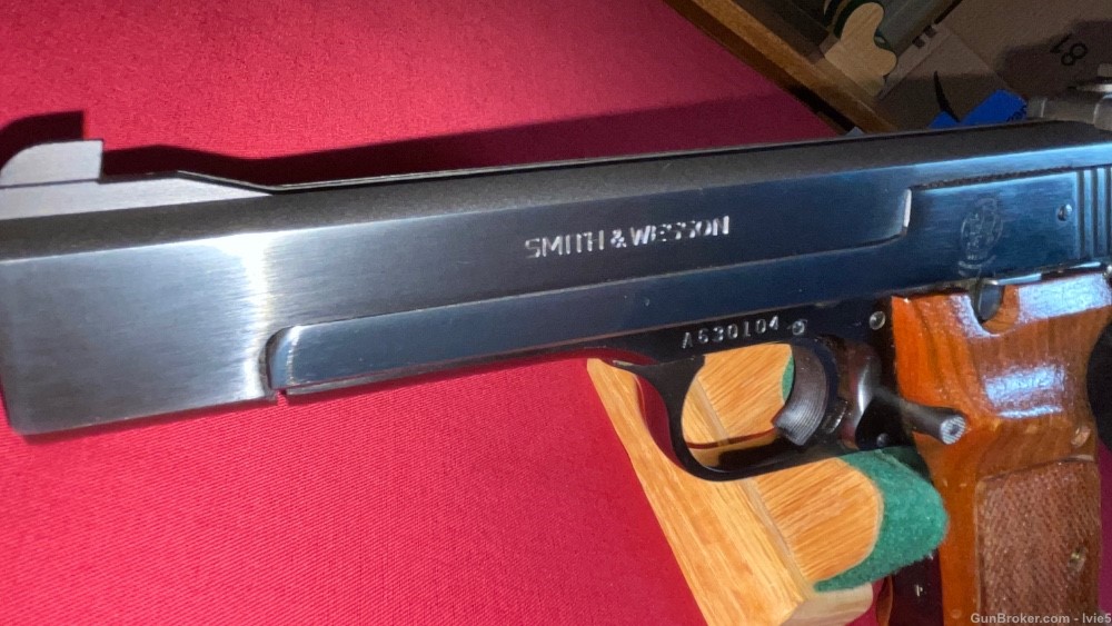 Smith & Wesson Model 41 Semiautomatic Pistol , .22LR - EXCELLENT!-img-1