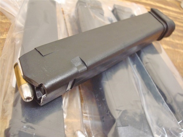 2 Glock  Model 17  RWB 9mm 33 rd New magazine s  9 mm-img-4