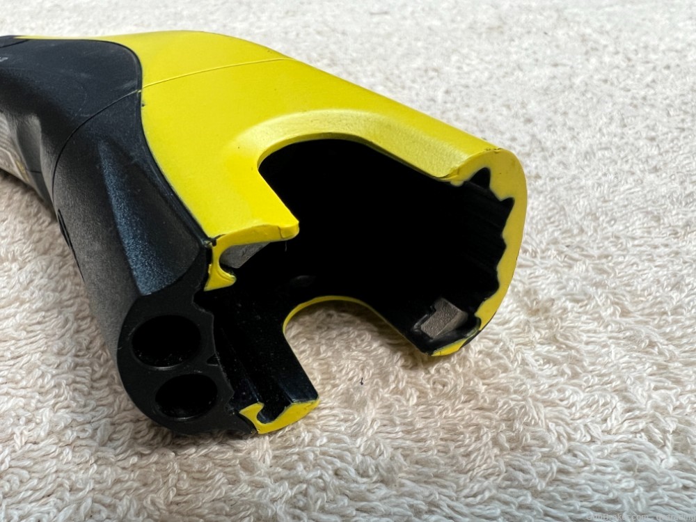 Used Taser C2 Compact Taser – Yellow with One Battery (No Cartridges)  -img-7