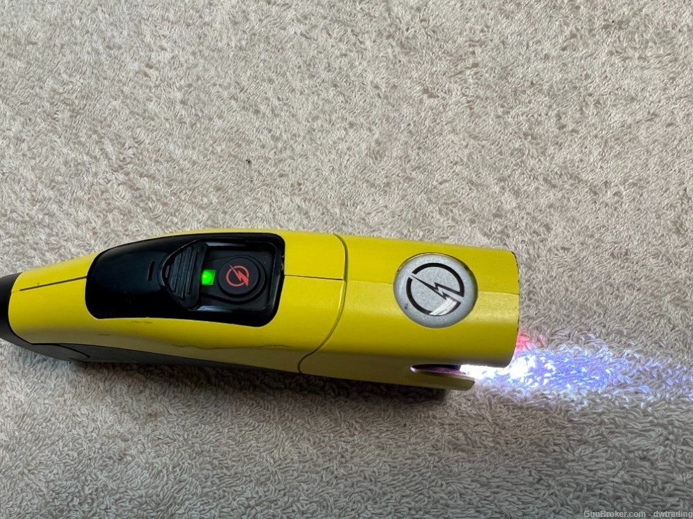 Used Taser C2 Compact Taser – Yellow with One Battery (No Cartridges)  -img-5
