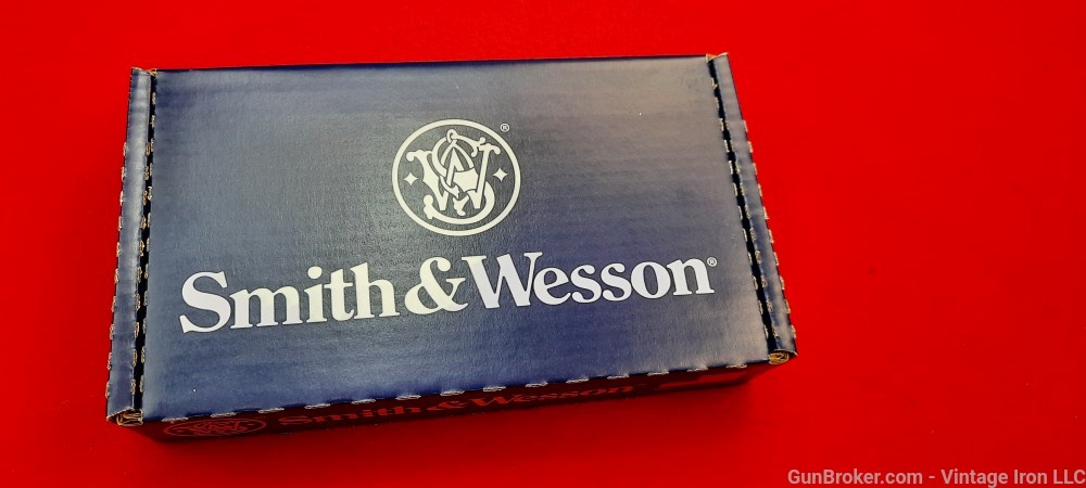 Smith and Wesson Governor *162410 * with 2.75" barrel .45LC/.45acp/.410 NIB-img-5