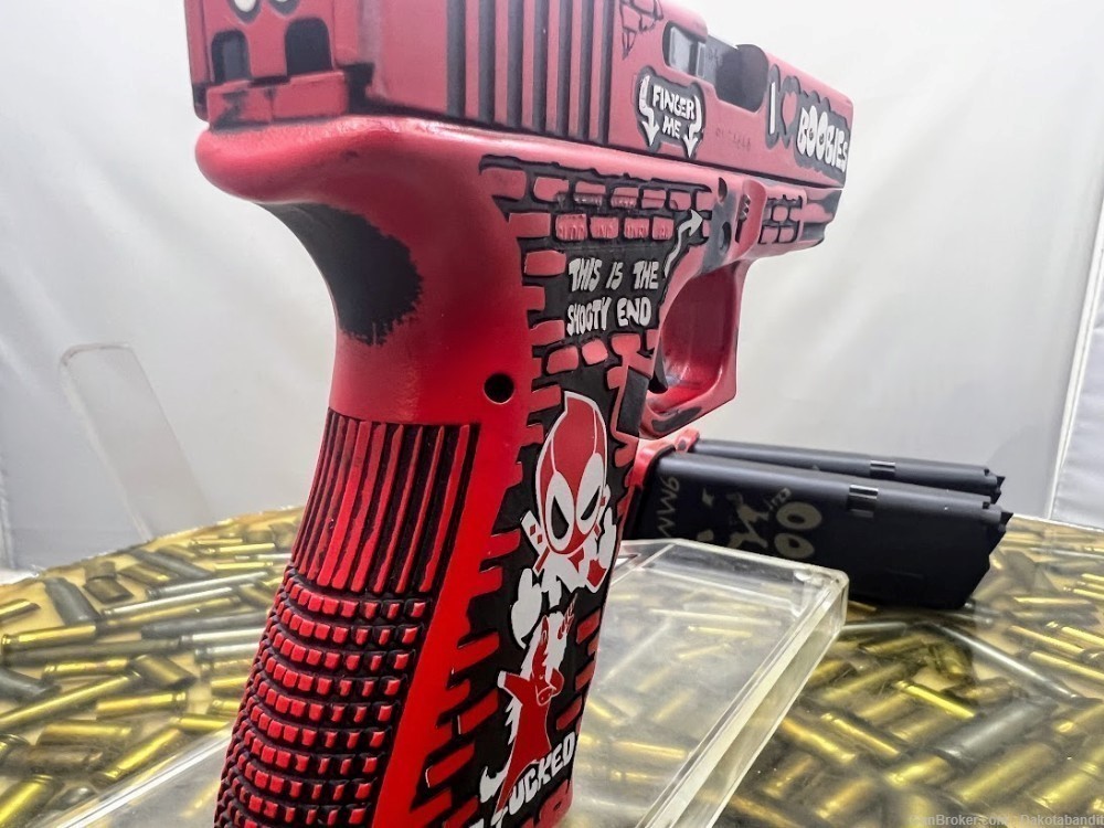  Glock 19 15rd Deadpool Battleworn Engraved and w/ Custom Case-img-1