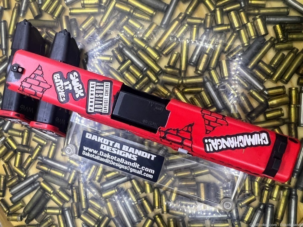  Glock 19 15rd Deadpool Battleworn Engraved and w/ Custom Case-img-6
