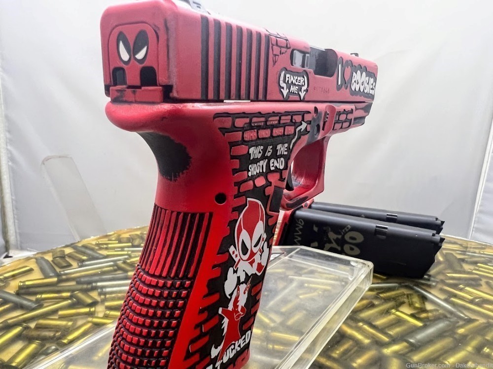  Glock 19 15rd Deadpool Battleworn Engraved and w/ Custom Case-img-9