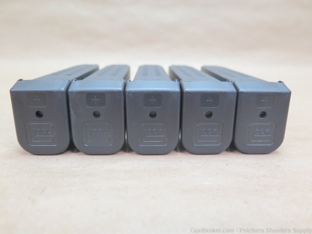 Glock Magazines 17-Round With +2 Glock Bottoms Made in Austria Lot of 5-img-2