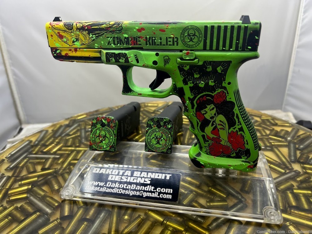 Glock 17 17rd Zombie Killer Battleworn Engraved, w/ Custom Case-img-8