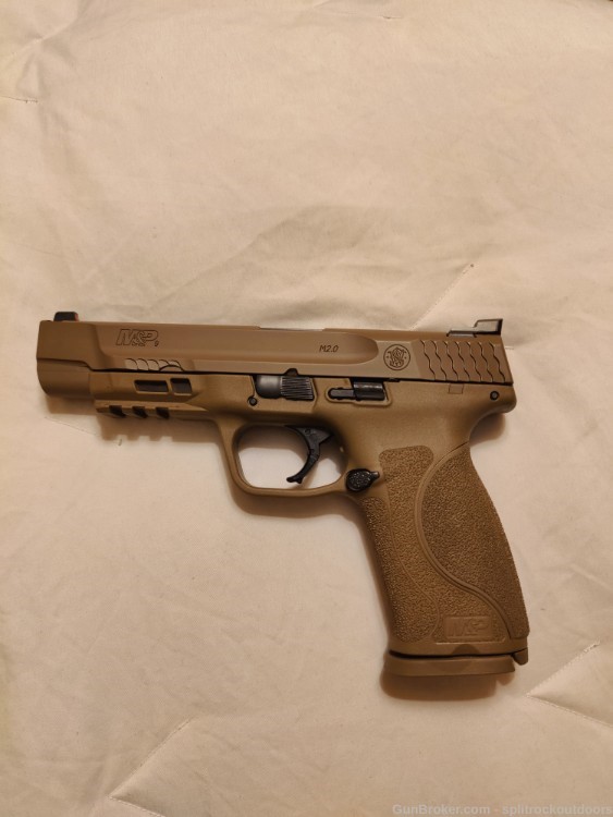 Smith and Wesson S&W M&P M2.0 LONG SLIDE FDE Trijicon HD XR Night Sights-img-6