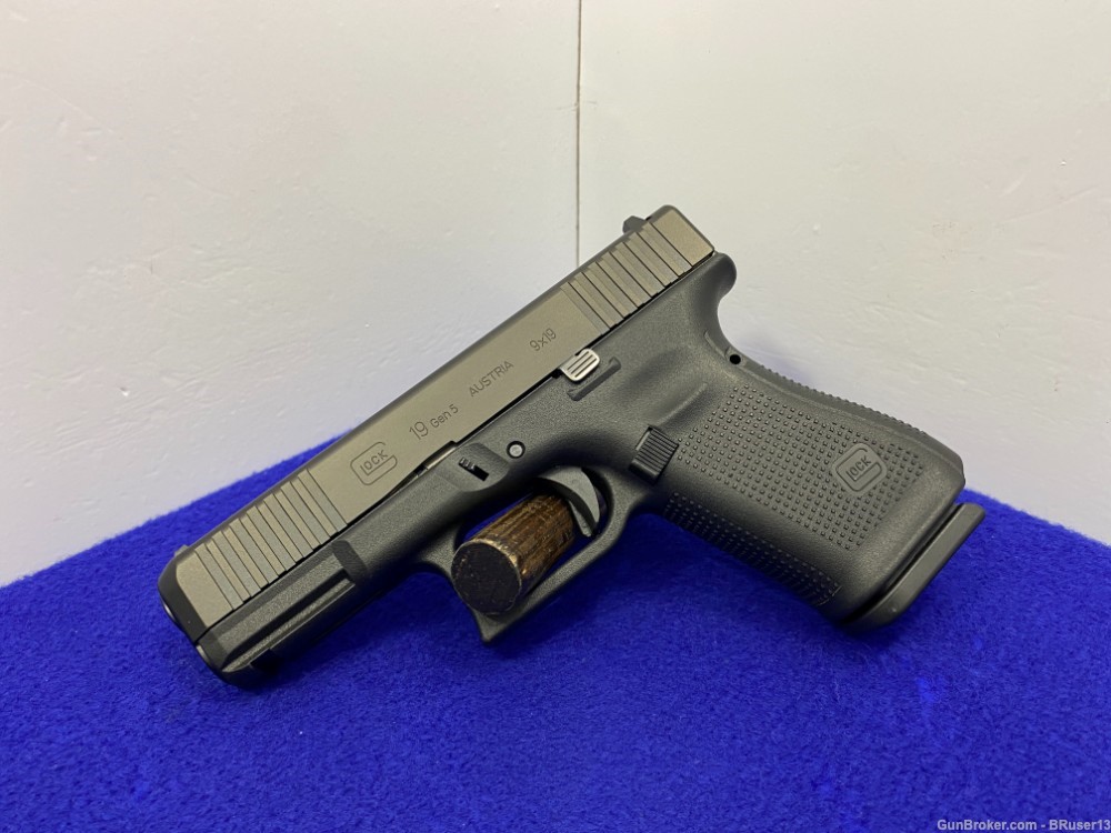 Glock 19 Gen5 9mm nDLC 4.01" *STAPLE CARRY GUN BY WHICH ALL ARE MEASURED*-img-4