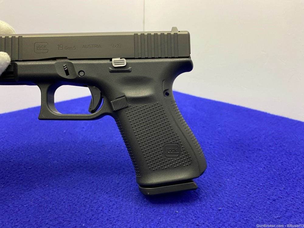 Glock 19 Gen5 9mm nDLC 4.01" *STAPLE CARRY GUN BY WHICH ALL ARE MEASURED*-img-39