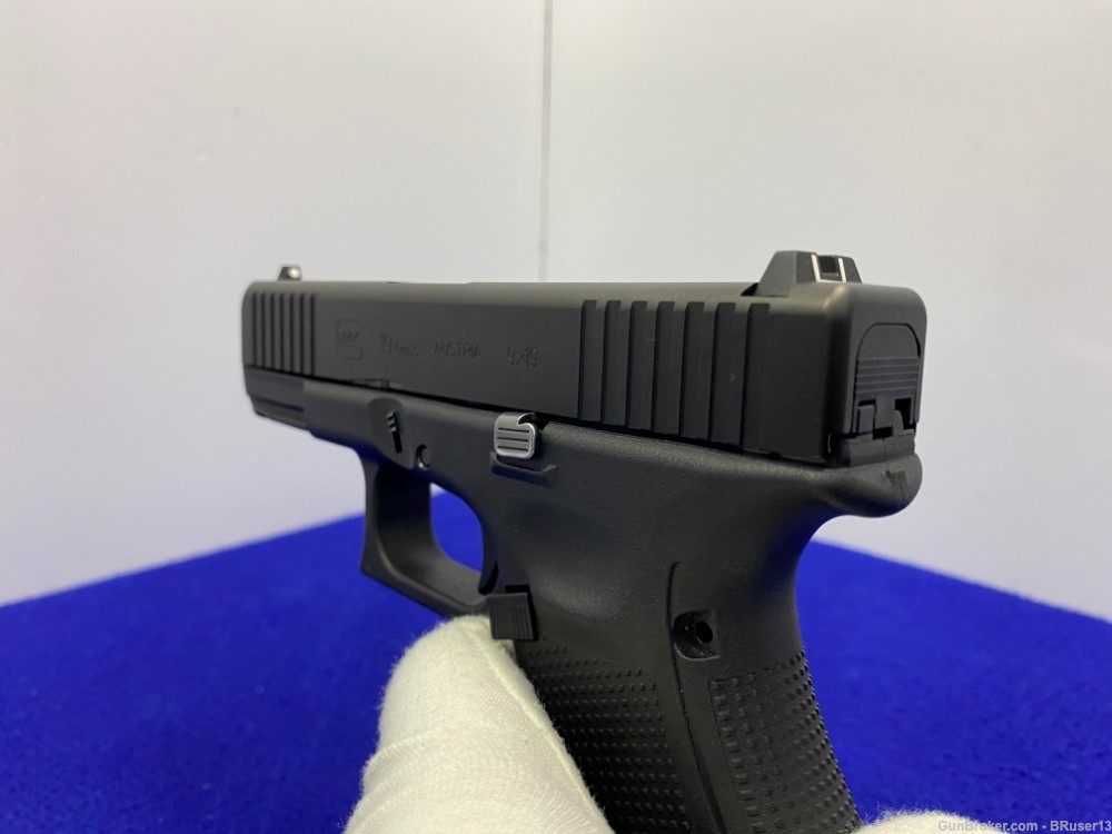 Glock 19 Gen5 9mm nDLC 4.01" *STAPLE CARRY GUN BY WHICH ALL ARE MEASURED*-img-27