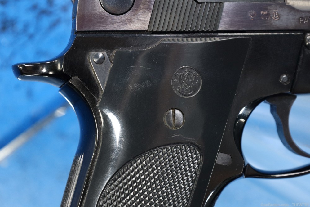 SMITH AND WESSON 59 9MM MADE IN 1975 S&W MODEL 59-img-31
