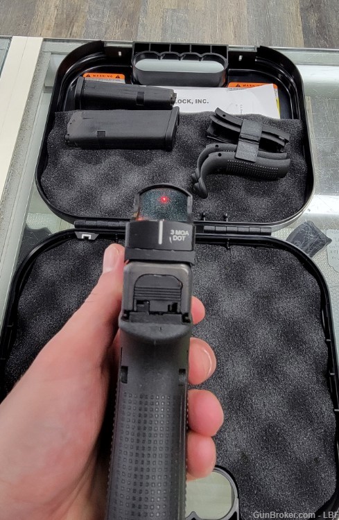 Glock 19 Gen4 9mm 4.02" Bbl. W/ Burris Fastfire 3 Red Dot -img-3