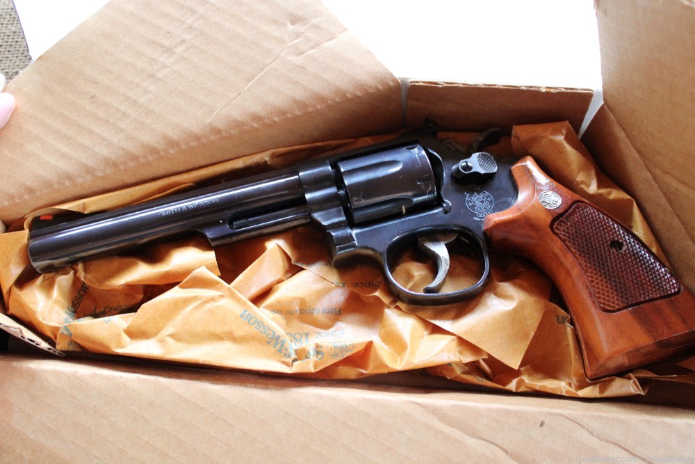Smith & Wesson Model 19 357 mag Revolver In Original Box  VERY NICE!-img-0