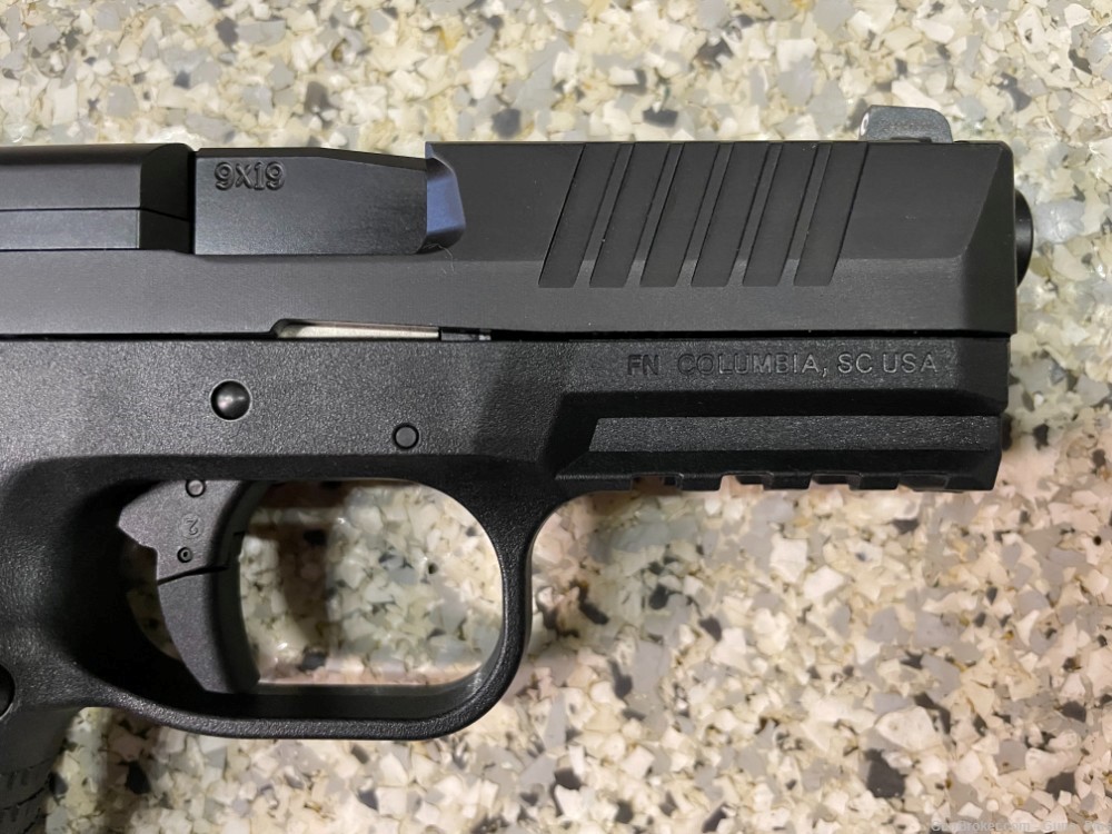 FN 509 With Soft Case and 3 Mags-img-2