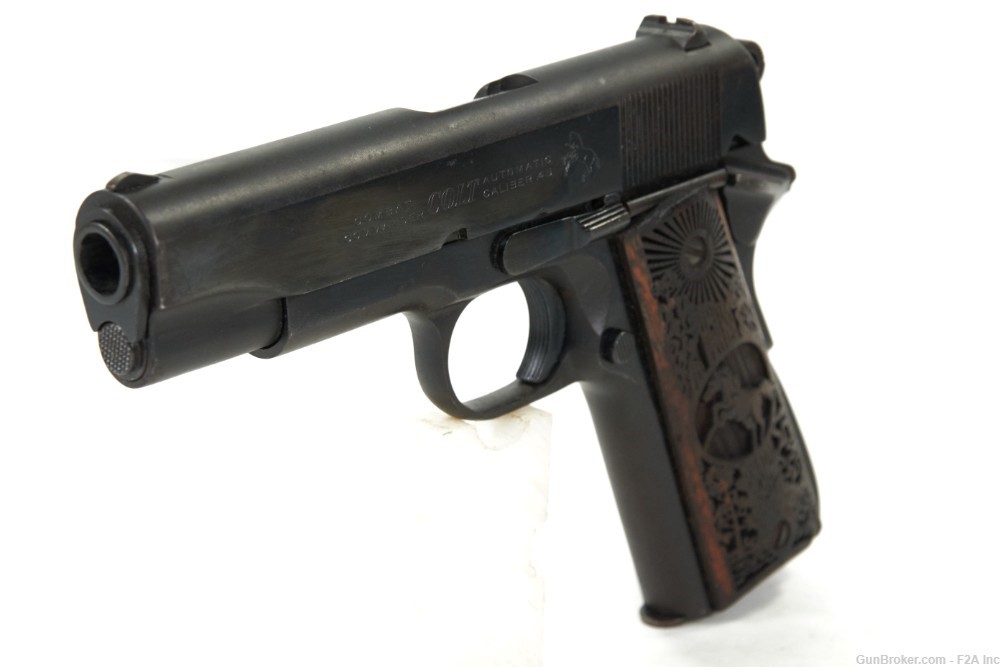 Colt Combat Commander .45ACP, Carved Grips-img-3