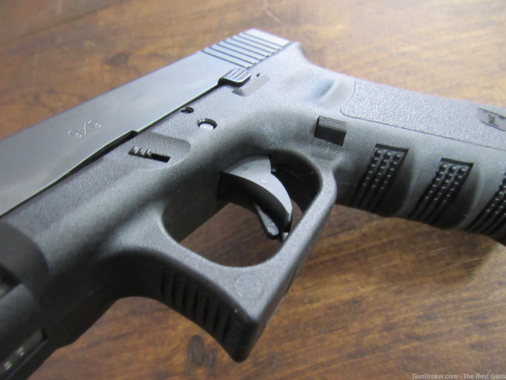 Glock Model 17 Full Size Gen 3 9mm Two 17 Round 9x19mm Magazine Clips G17-img-14