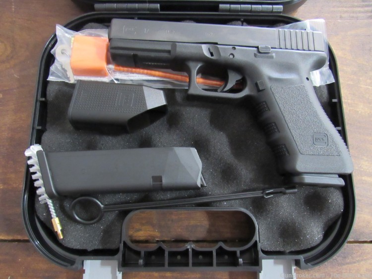 Glock Model 17 Full Size Gen 3 9mm Two 17 Round 9x19mm Magazine Clips G17-img-0