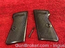 WALTHER PP PPKS FACTORY BLACK CHECKERED GRIPS WITH GRIP SCREW (NEW)-img-1