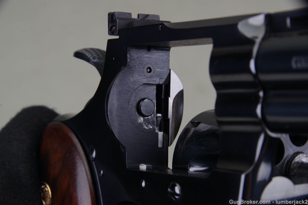 1967 Colt Python 357 Magnum 6'' Royal Blue with Original Box 99%-img-22