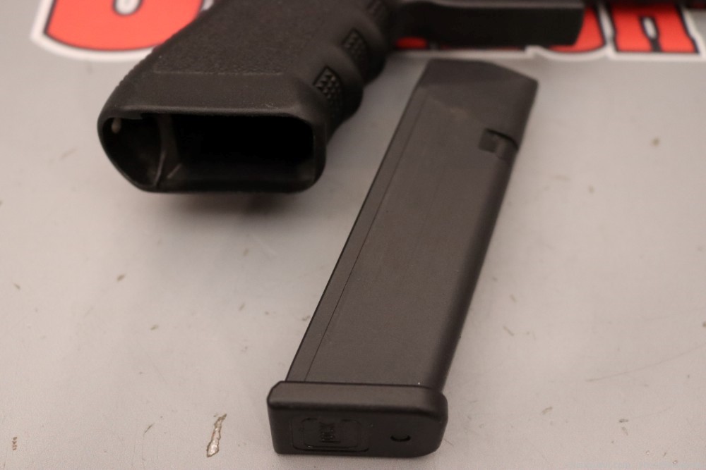 Glock 17 Gen3 9mm 4.49" w/ Box-img-31