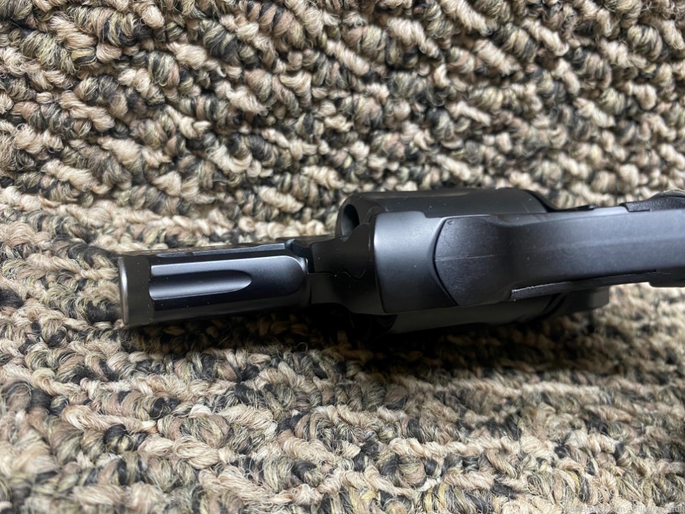 Smith & Wesson Bodyguard38 38 SPL+P Black Finish 12058 1.875" BBL 5 Shot-img-8