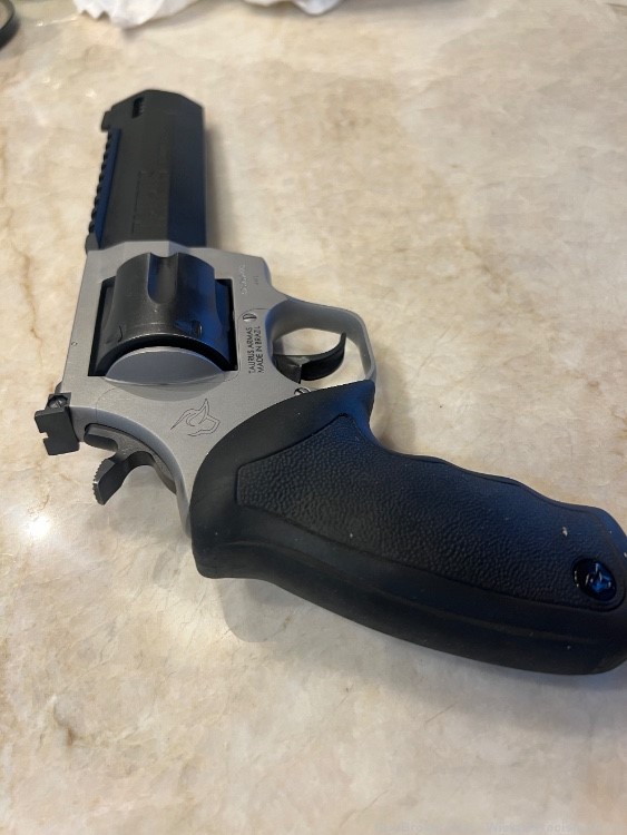 Taurus Raging Hunter 44 Magnum 8-3/8  Revolver with Holster-img-2