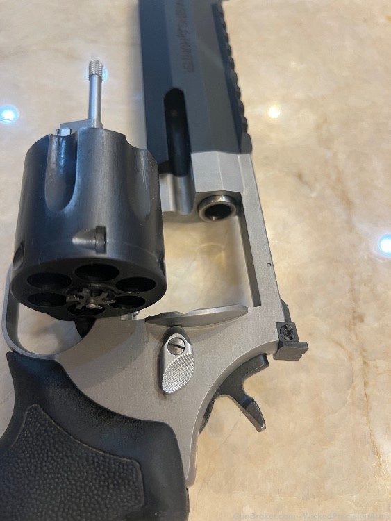 Taurus Raging Hunter 44 Magnum 8-3/8  Revolver with Holster-img-3
