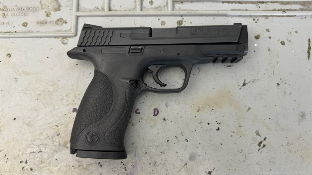 Used Smith & Wesson M&P 9  17rd-img-0
